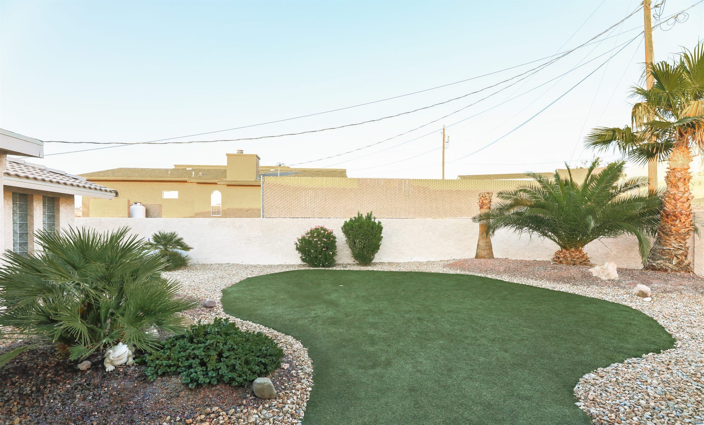 Mini golf and putting green